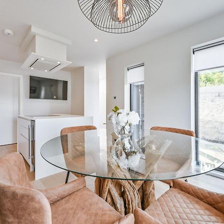 Villa 1 The Nest - Luxury Modern House Nr Beach & Bars With Sea Views & Free Parking à Charlestown  Extérieur photo